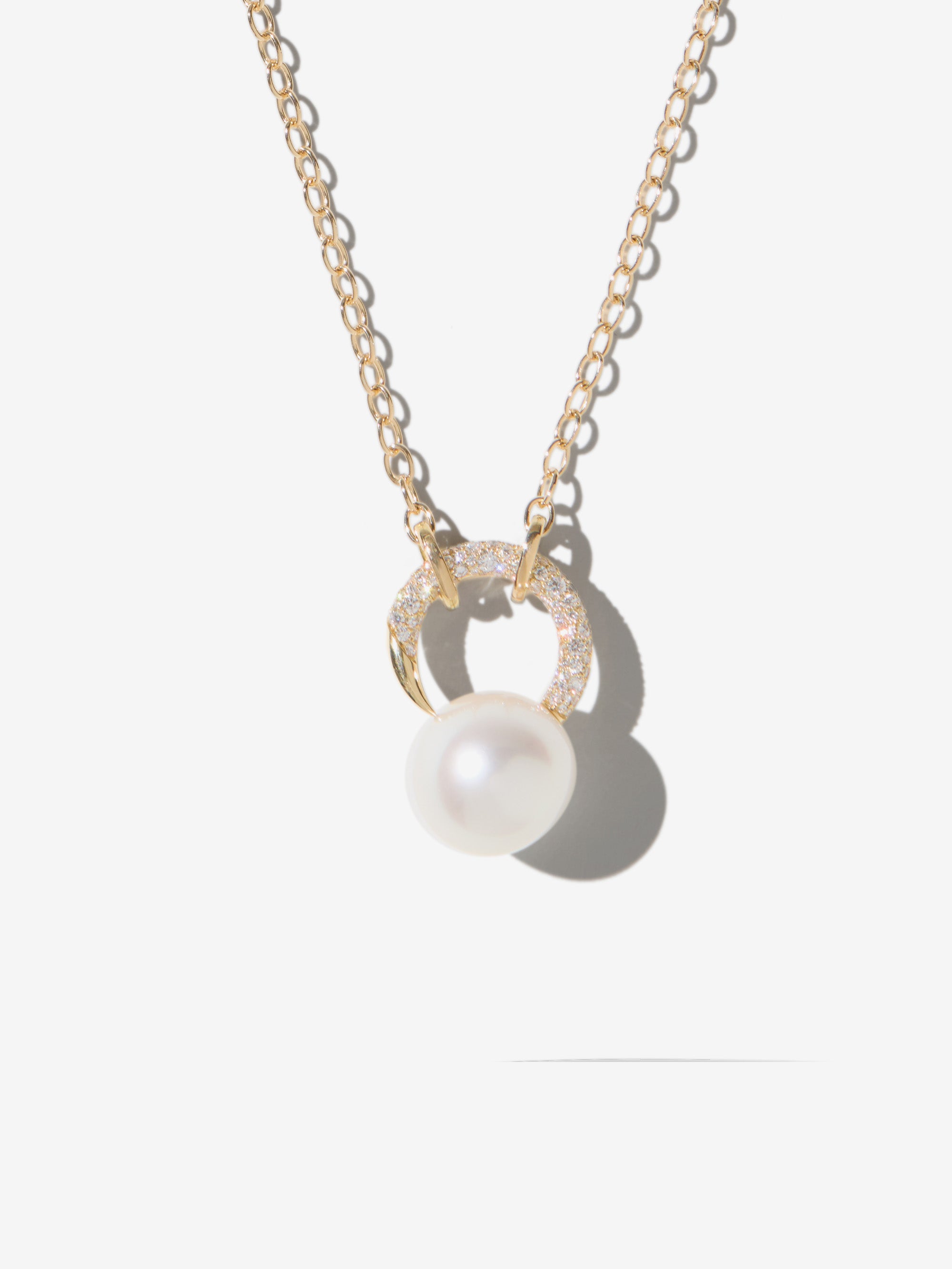 6NX XVIII. Yellow Gold Curved Diamond South Sea Pearl Necklace