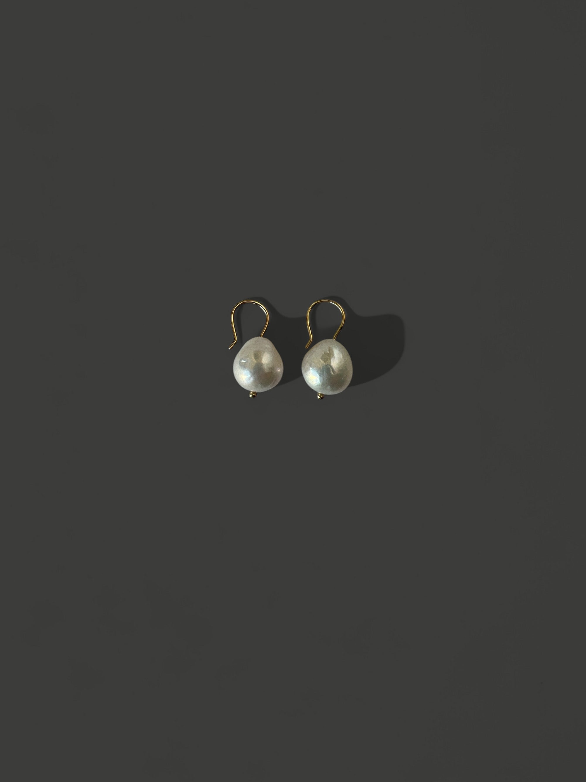 FE17 Classic Pearl Earrings