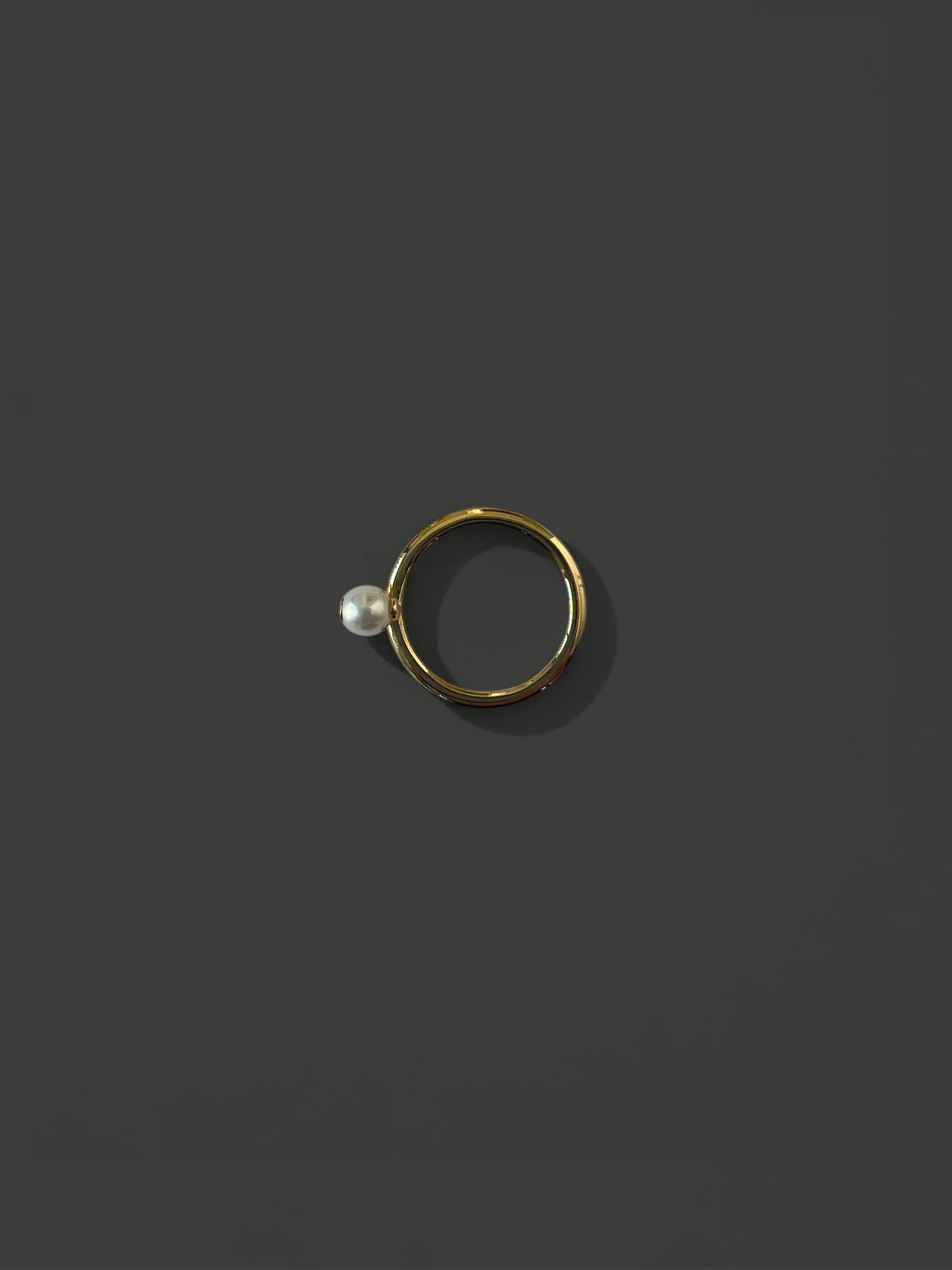 FR1 Inset Diamond Pearl Ring