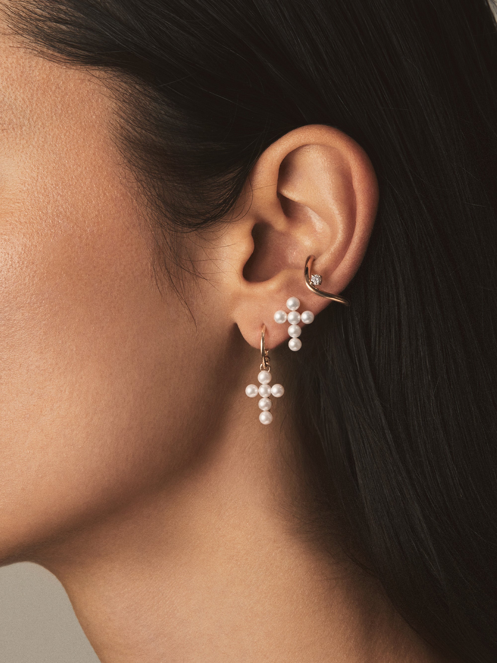 SBE432 Sea of Beauty. Curve Diamond Ear Cuff