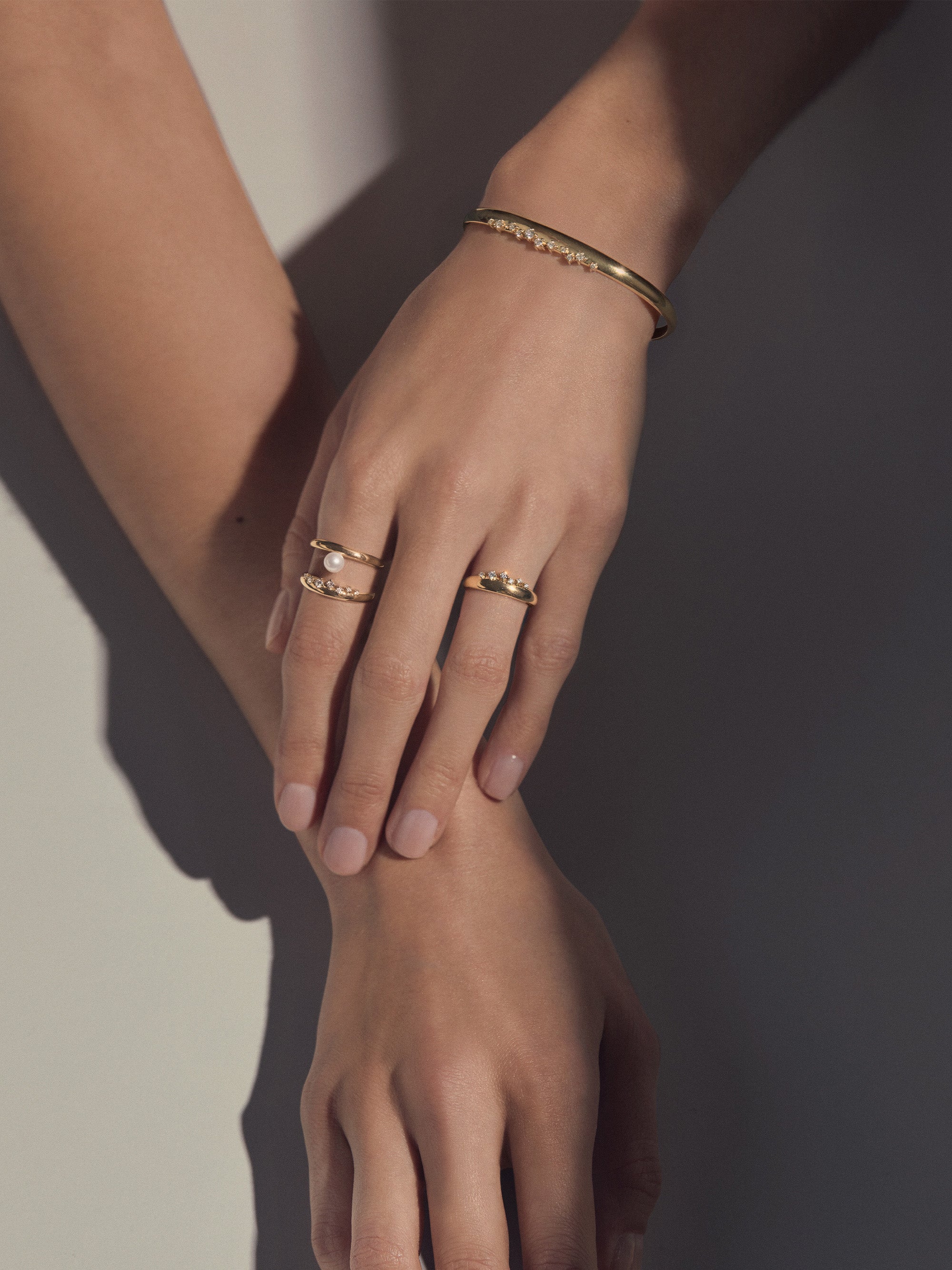 SBA131 Sea of Beauty. Gold and Diamond Mirage Cuff