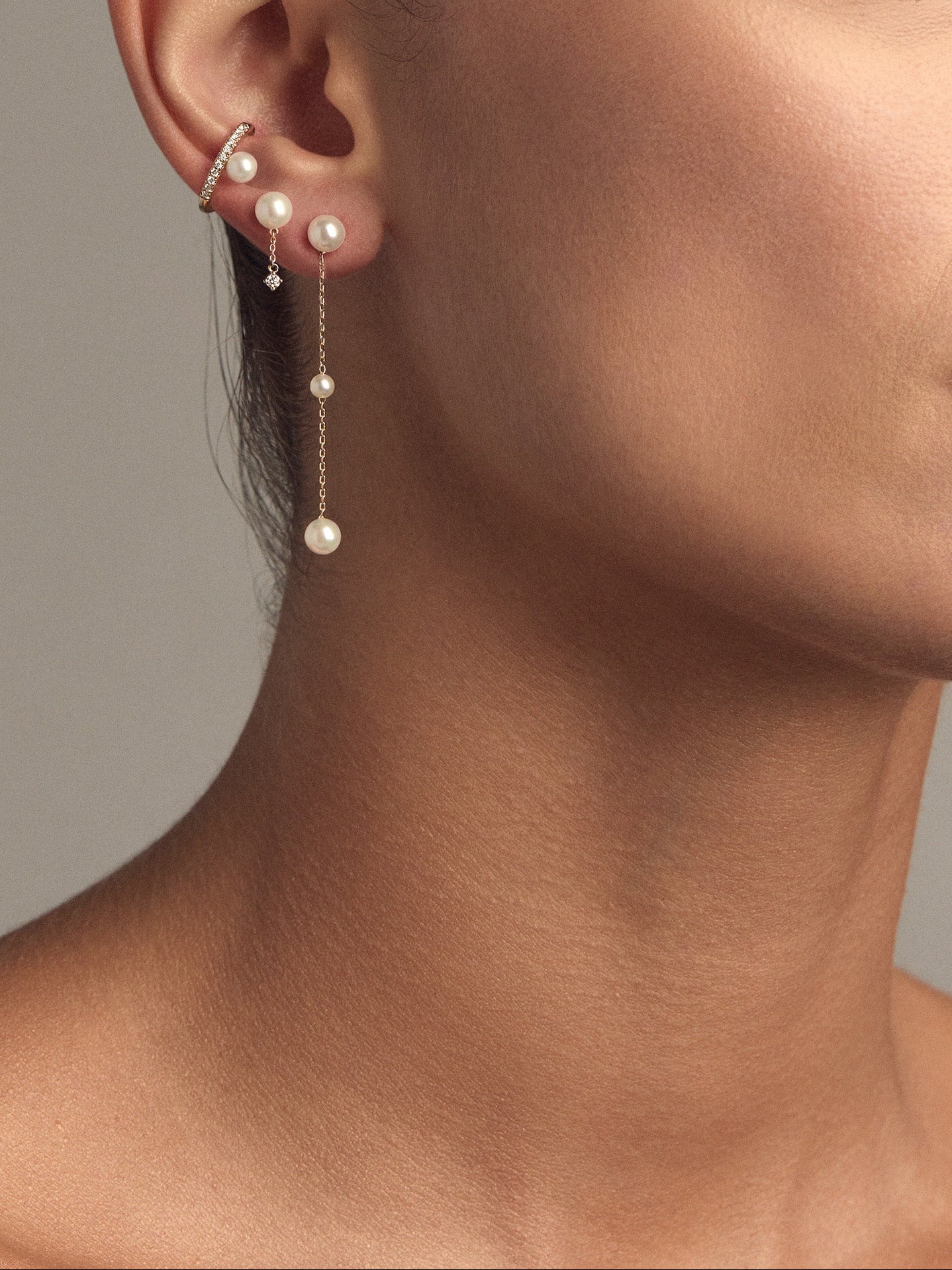 SBE427 Sea of Beauty. Short Floating Pearl Earring
