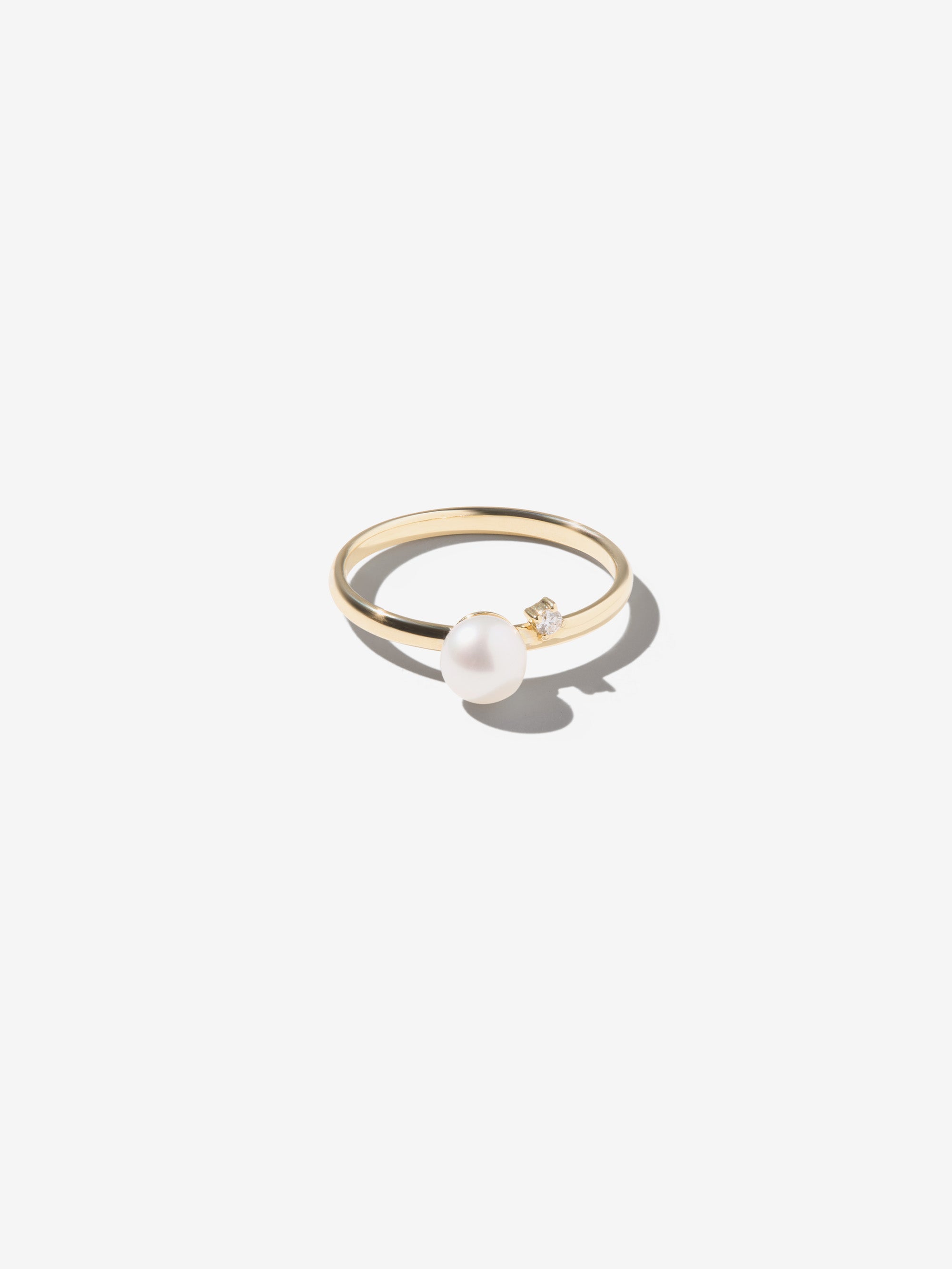 SBR110 Sea of Beauty. Gold and Diamond Pearl Solitaire Ring