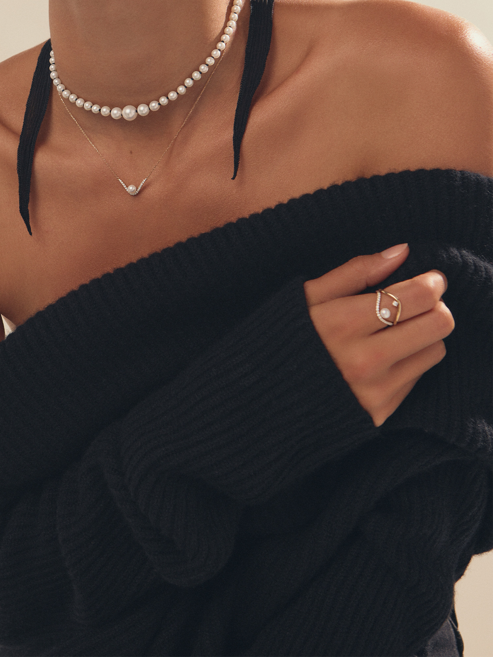 SBN313 Sea of Beauty. Diamond and Pearl Curve Necklace