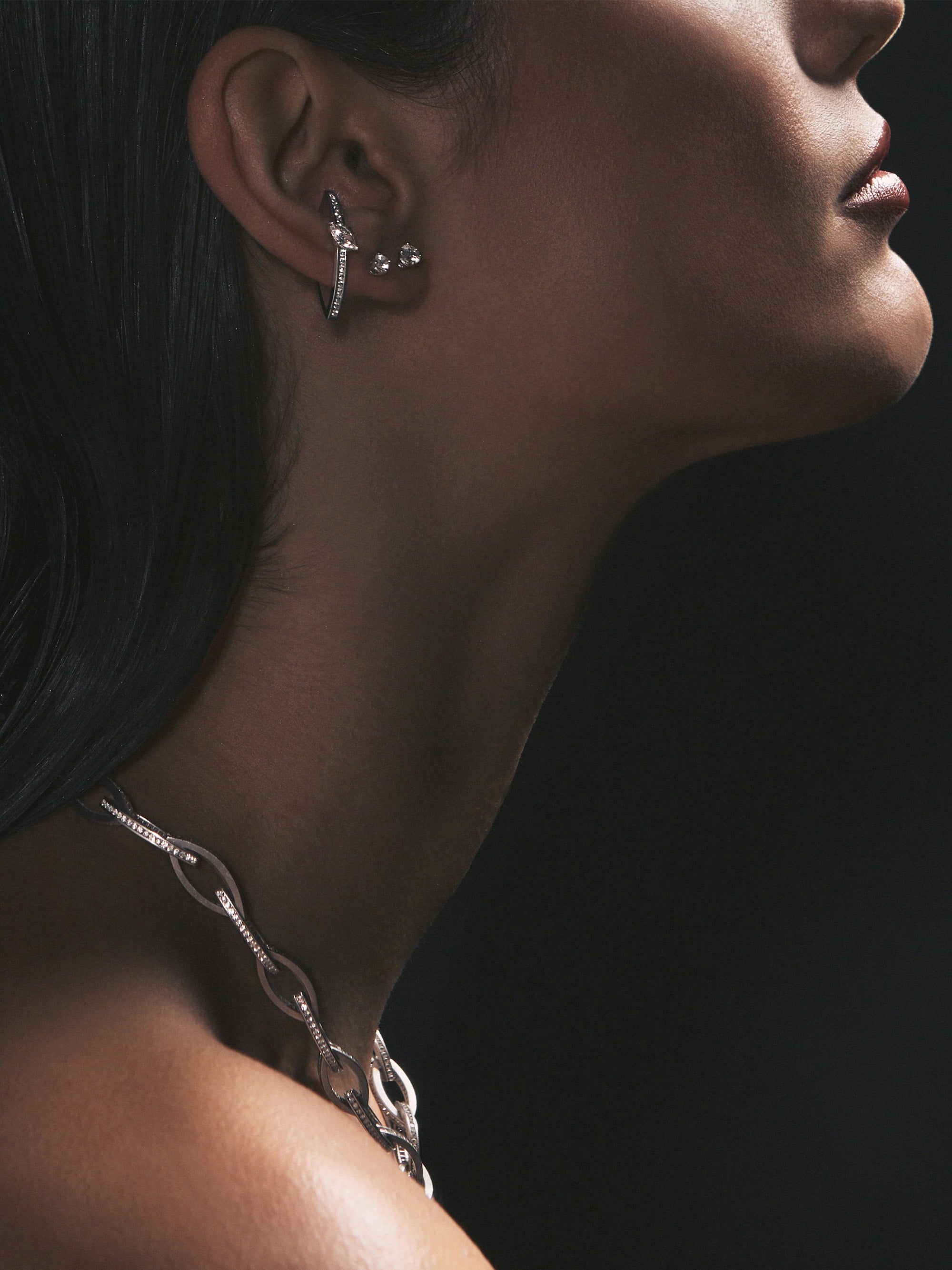 1E XVIII. Grande Marquise Link Yellow Gold and Diamond Earcuff