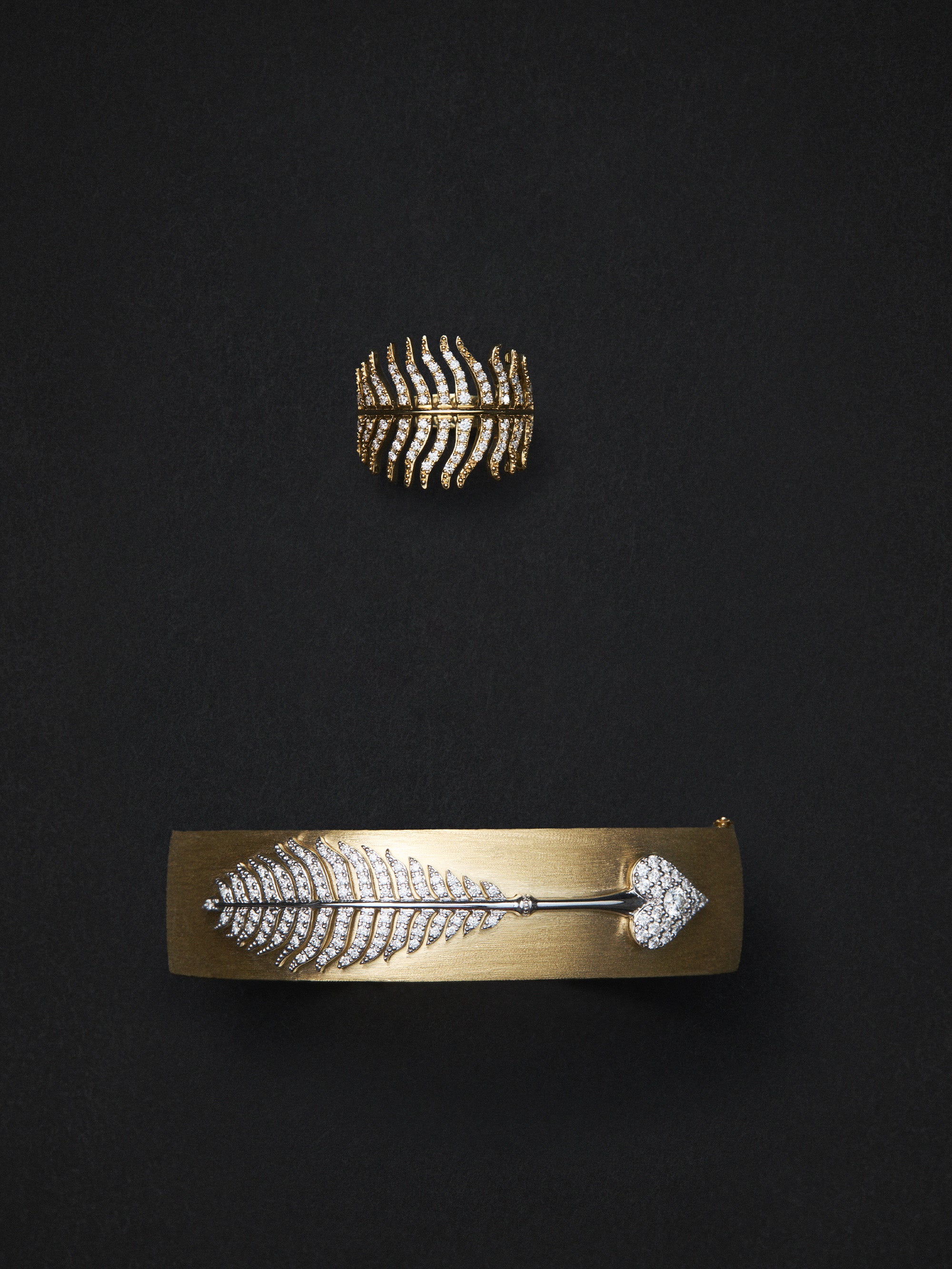 1R XVIII. Grande Yellow Gold Diamond Feather Ring