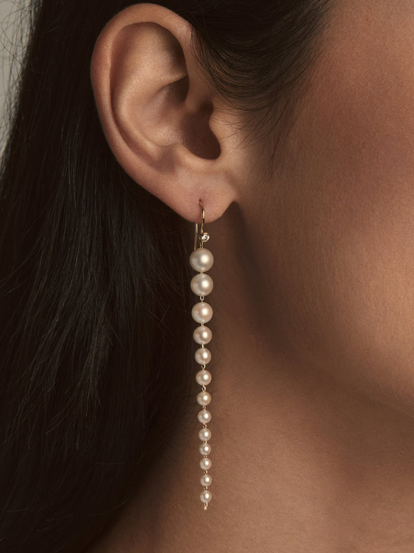 SBE222S Sea of Beauty. Graduating Pearl and Diamond Earrings