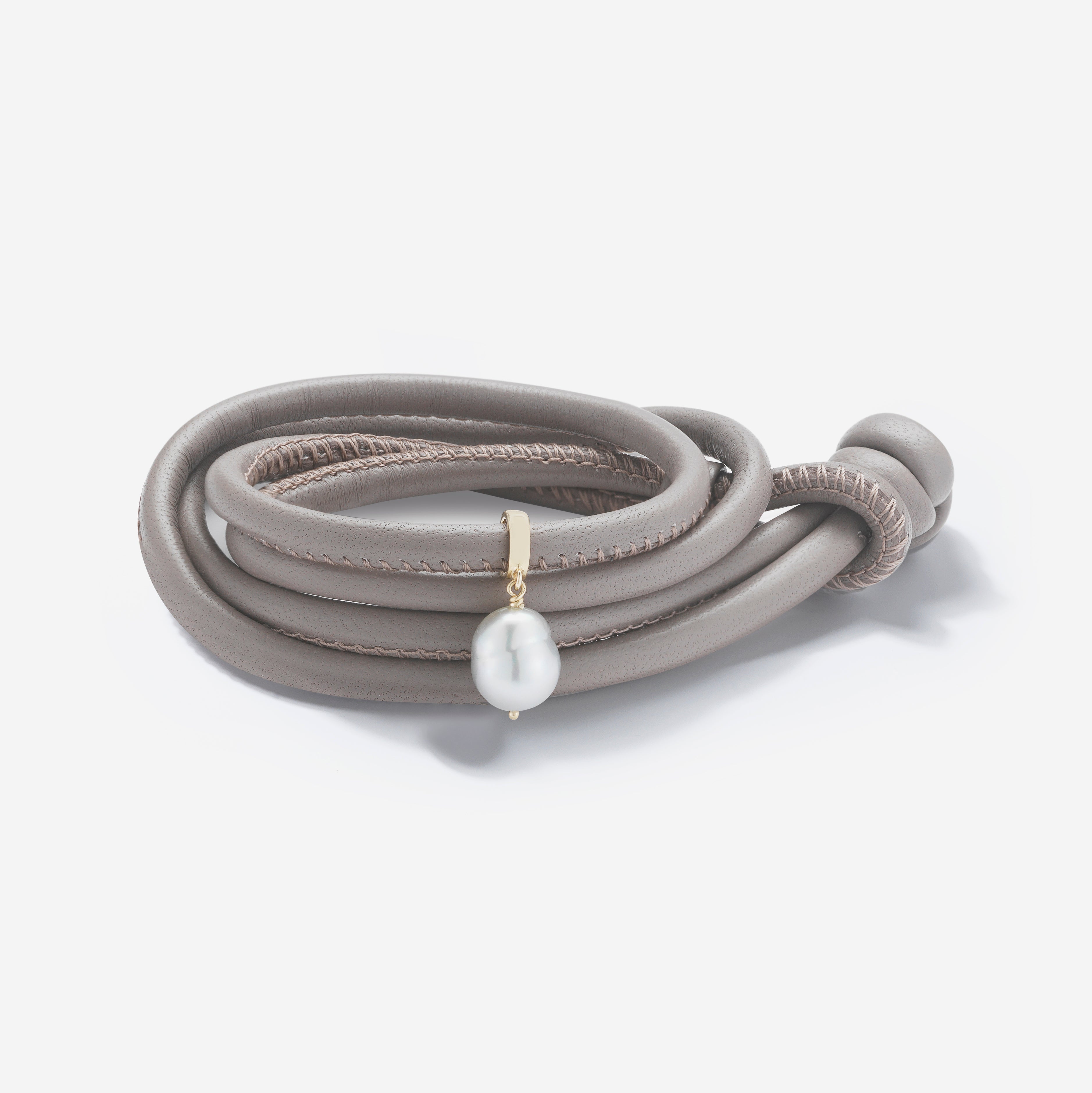 Sea of Beauty Collection. Taupe Leather Baroque Gray Pearl Bracelet T2Z3
