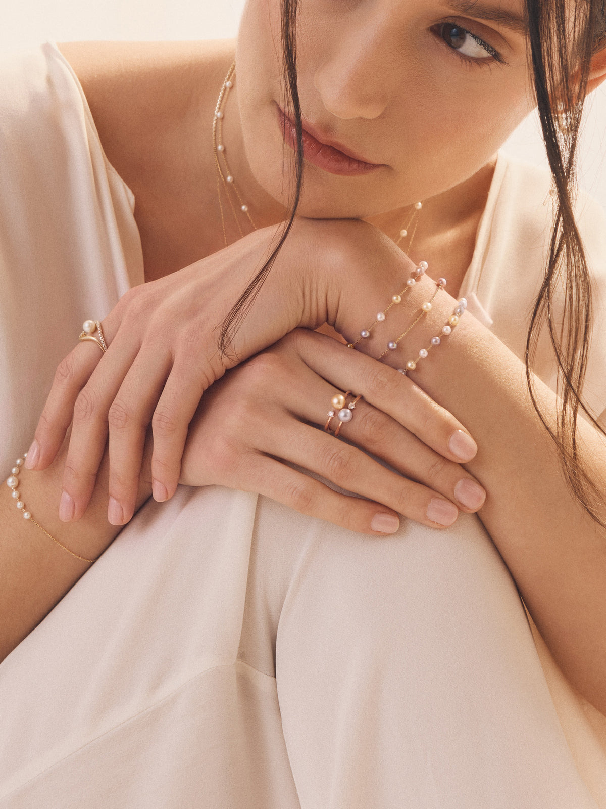 14kt Gold White Grey And Gold Akoya Pearl All Around Bracelet