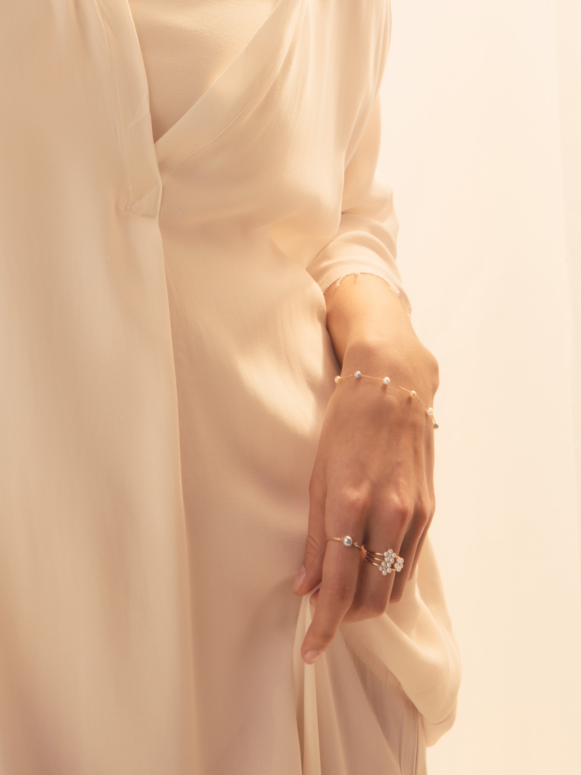 SBA133 Sea of Beauty. Floating Candy Multi Pearl Bracelet