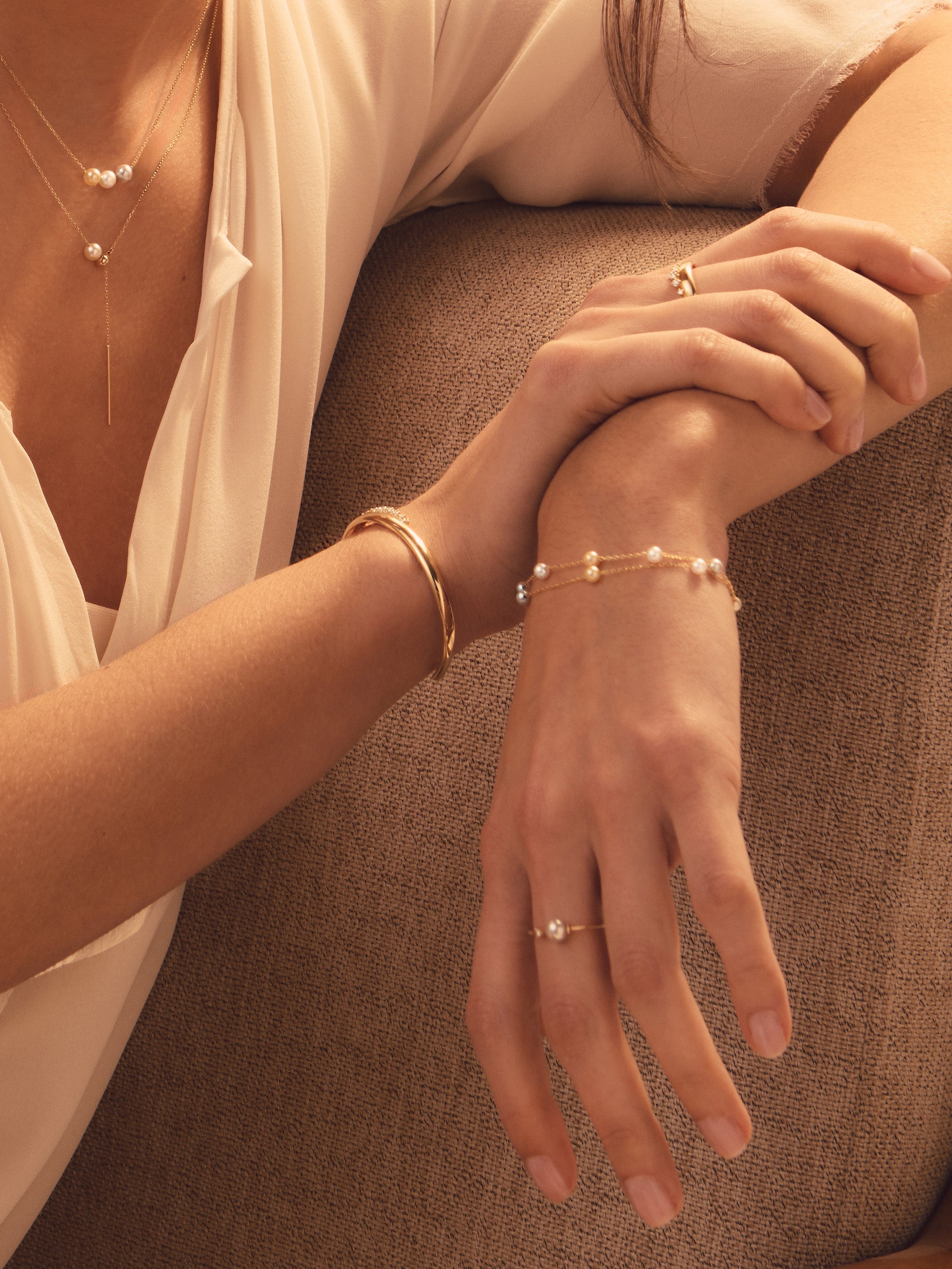 SBA132 Sea of Beauty. Floating Candy Pearl Bracelet