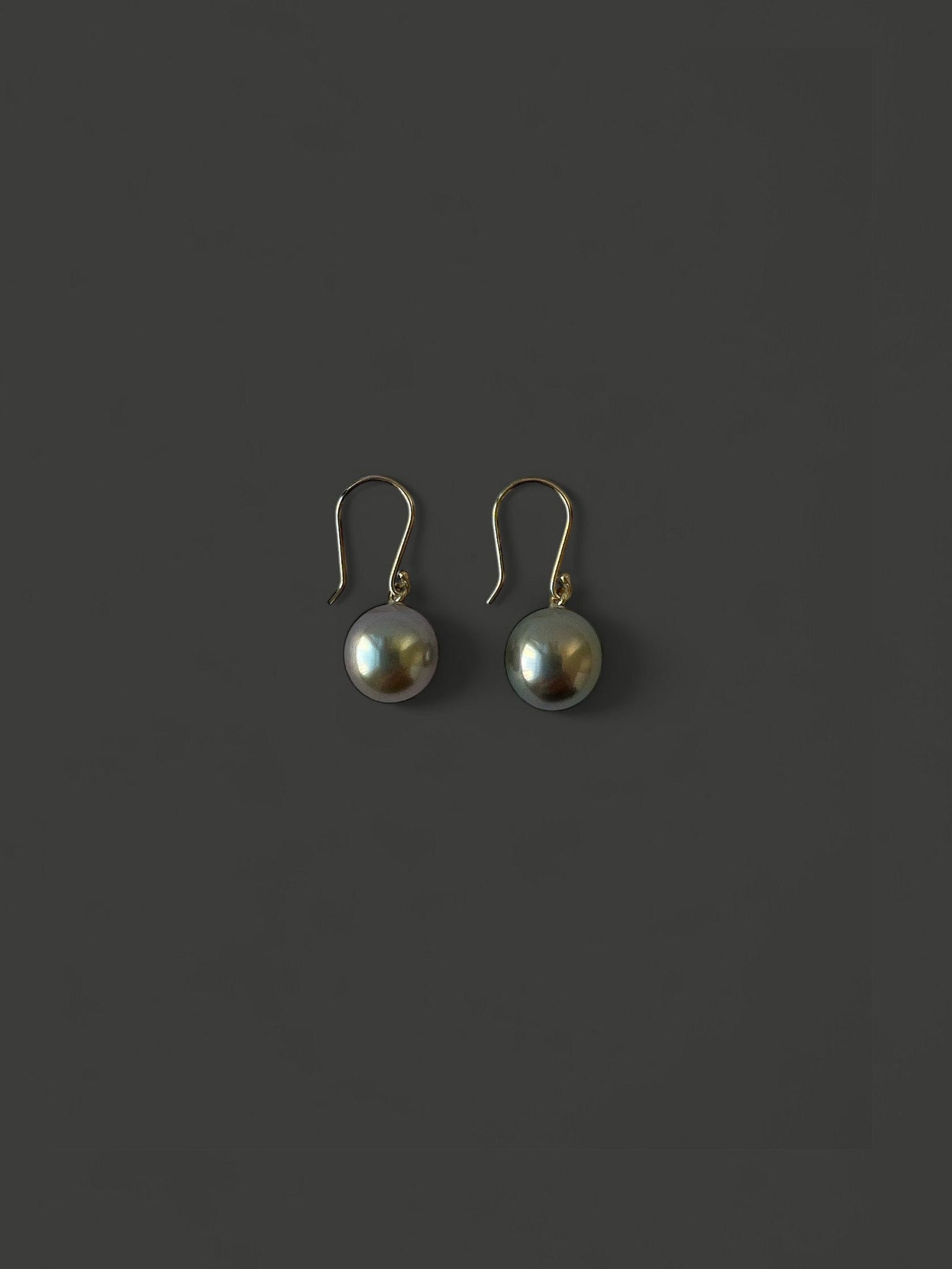 FE6 Black Tahitian Pearl Earrings