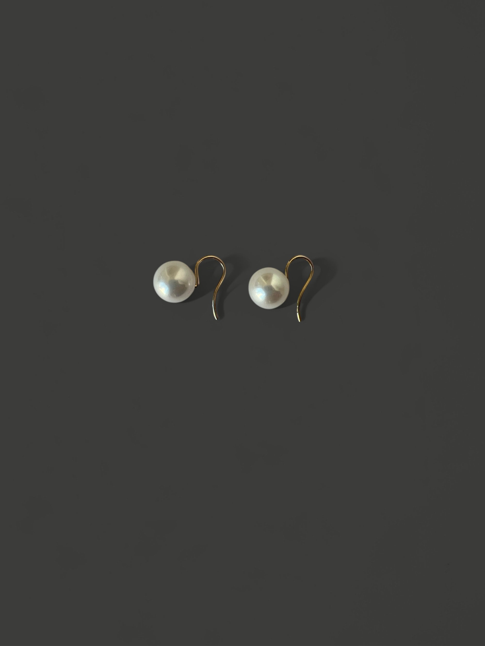FE16 High Pearl Earrings