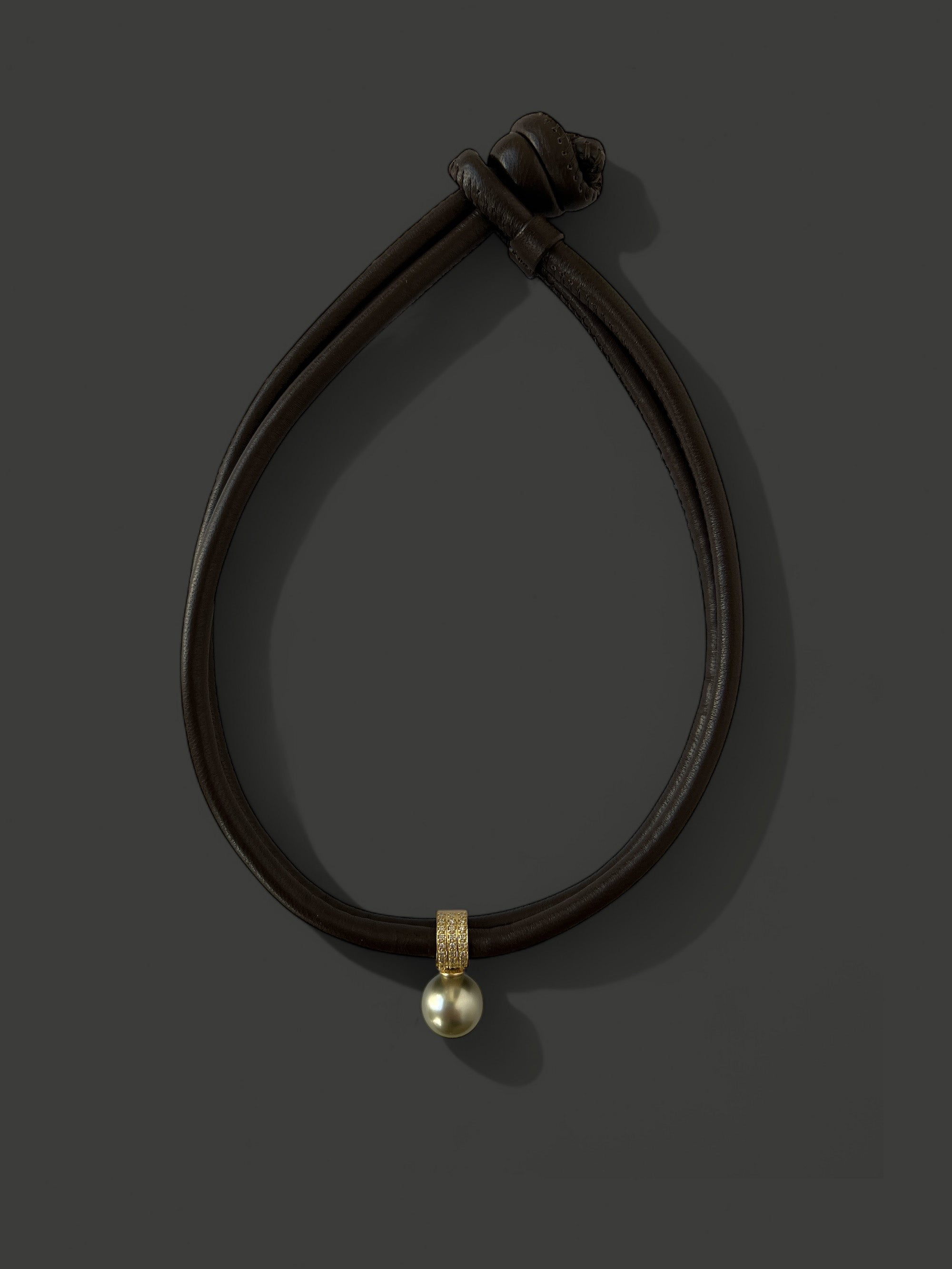 FN45 Pistachio Tahitian Pearl With Diamonds Leather Necklace