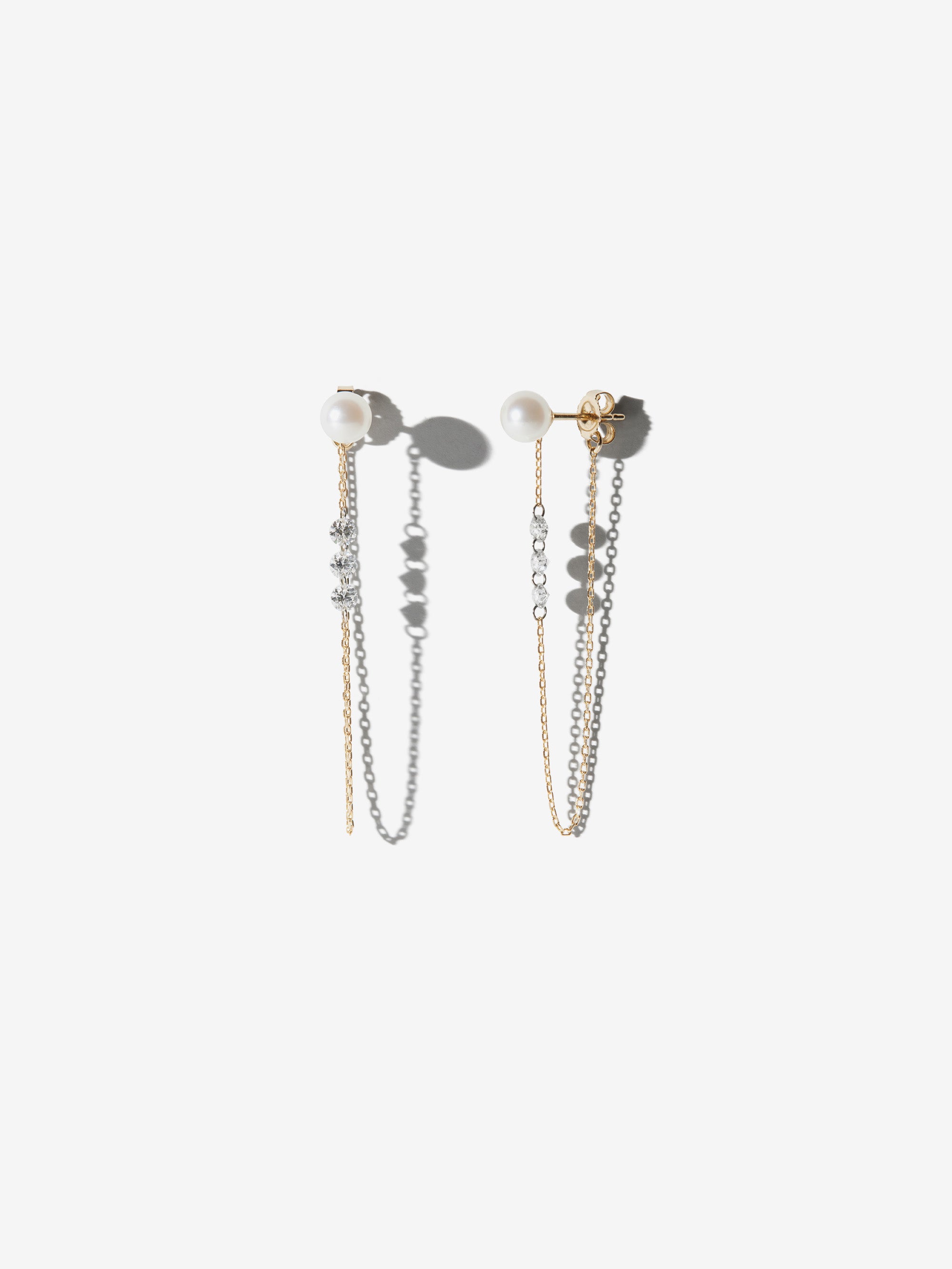 SBE390 Sea of Beauty. Pierced Diamond and Pearl Chain Earrings