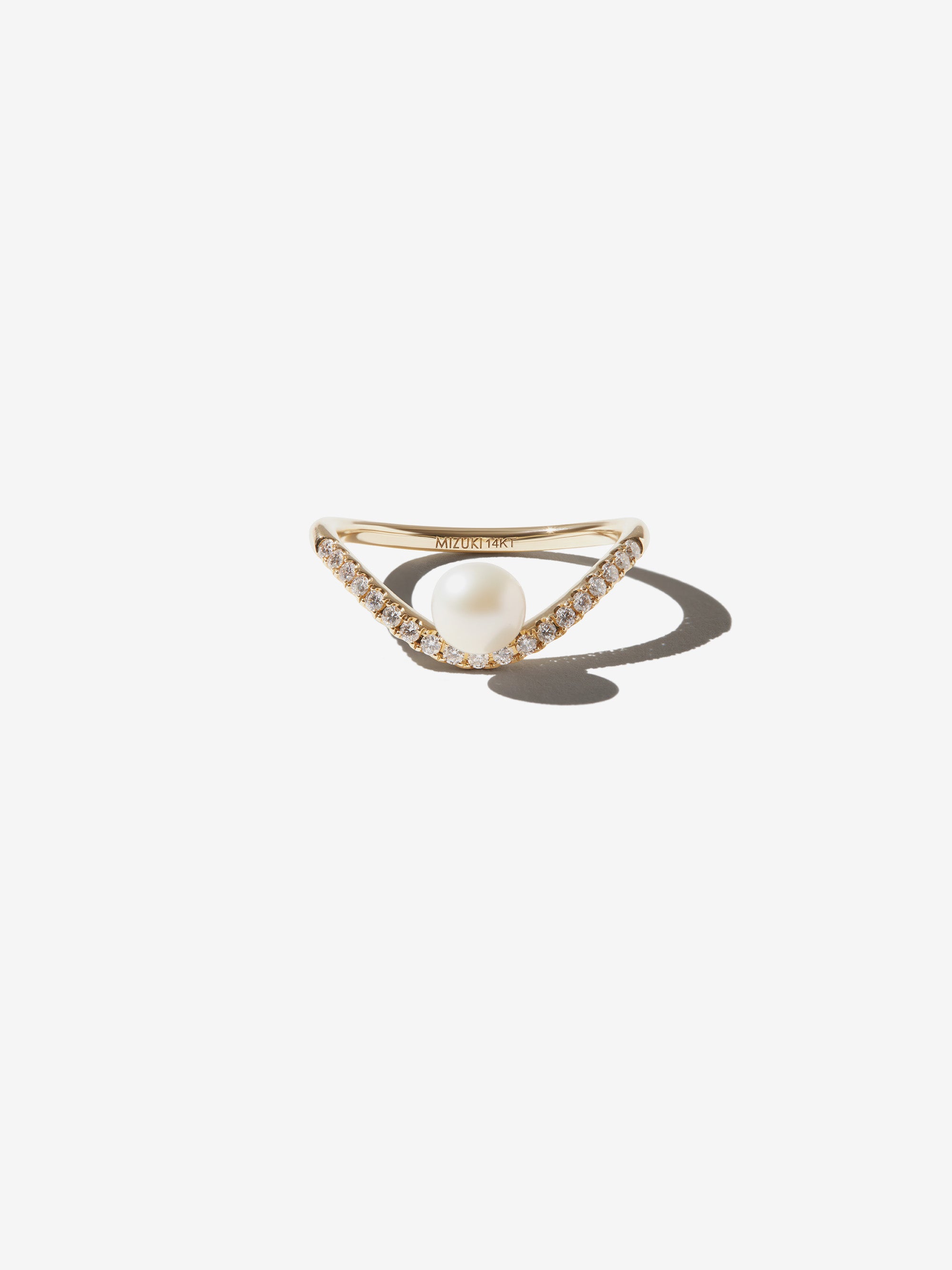 SBR106 Sea of Beauty. Diamond and Pearl Curve Ring