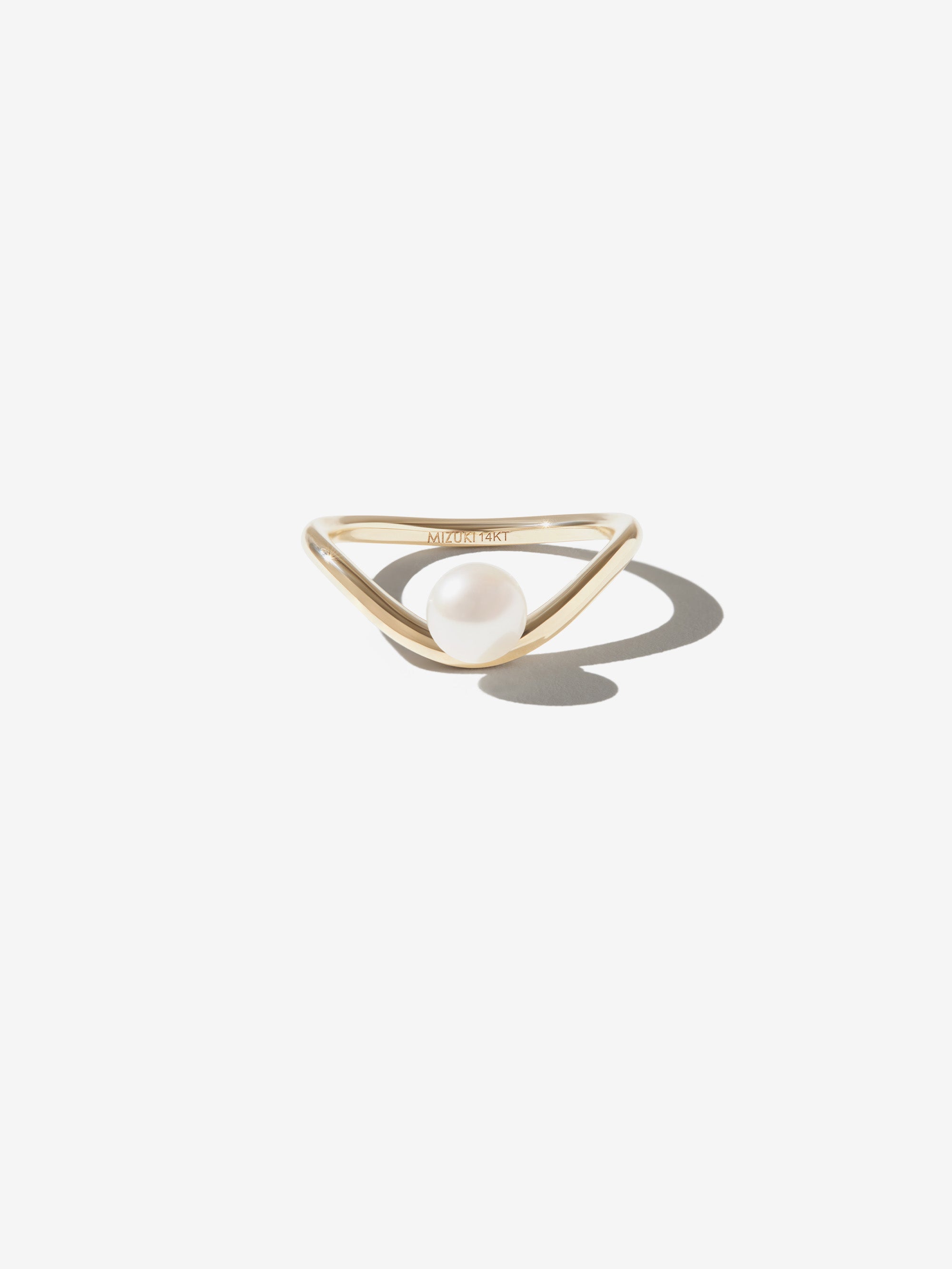 SBR109 Sea of Beauty. Gold and Pearl Curve Ring