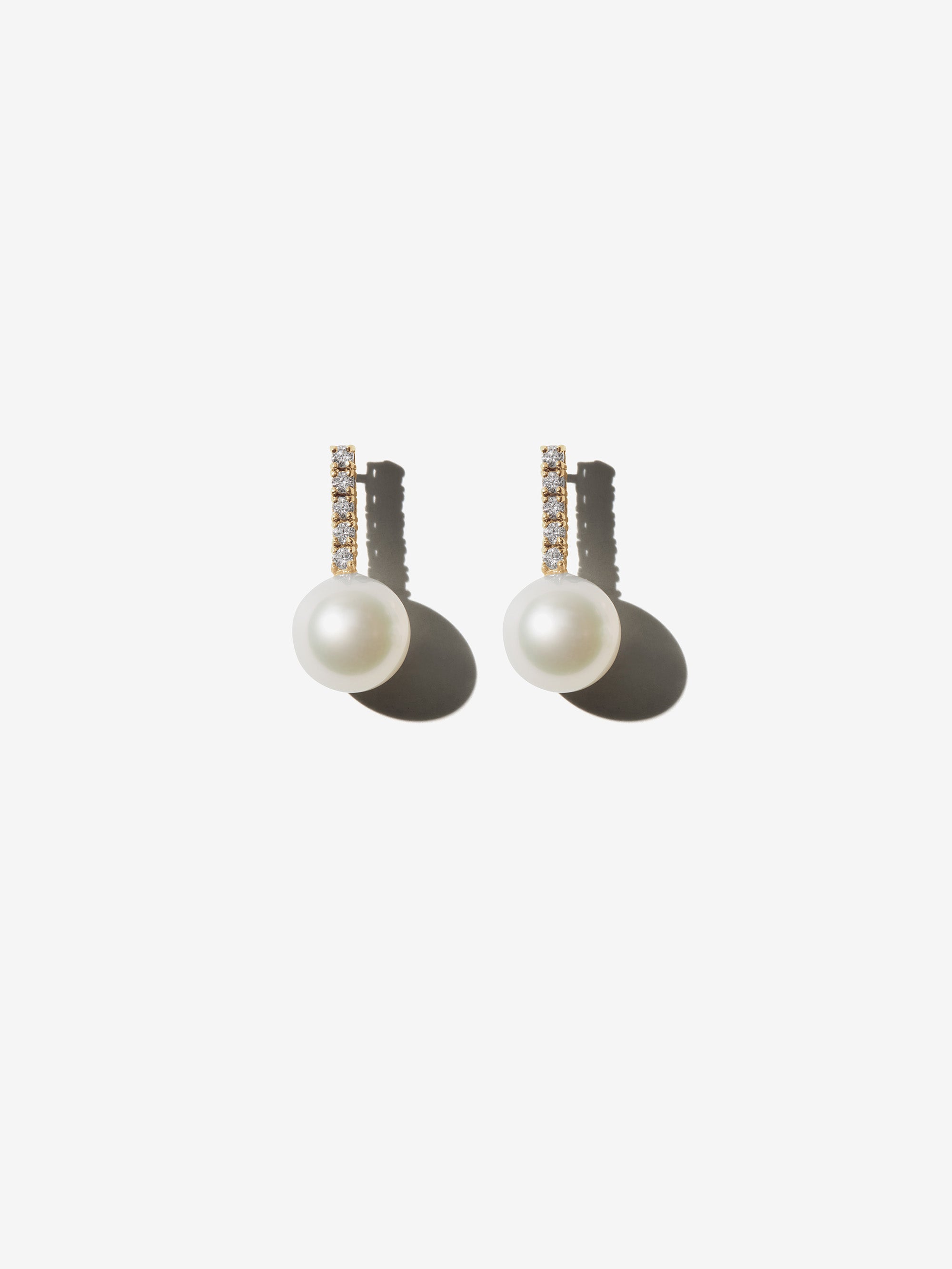 PE1 Prive. South Sea Pearl with Diamond Earrings