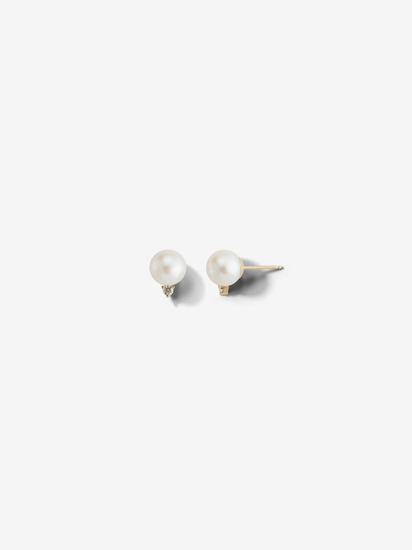 Sea of Beauty Collection.  Large Pearl and Diamond Studs SBE244