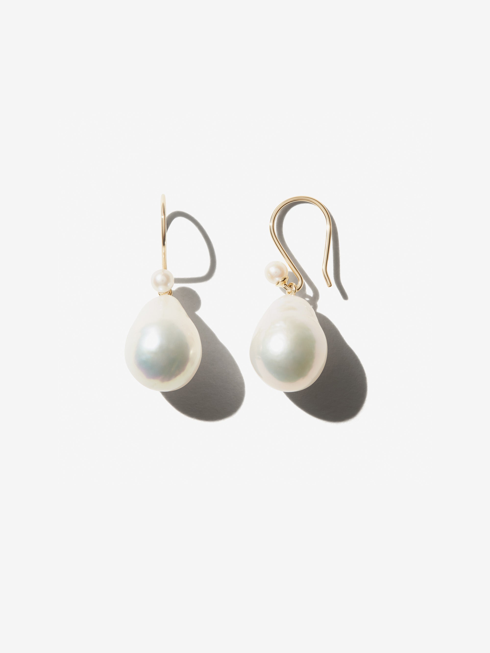 SBE331 Sea of Beauty. Teardrop Pearl Earrings